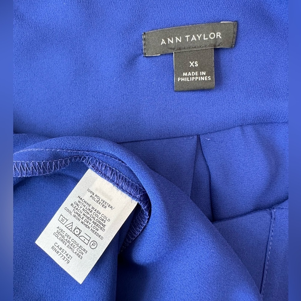 🛍️ Ann Taylor Royal blue blouse excellent condition. - Picture 5 of 5